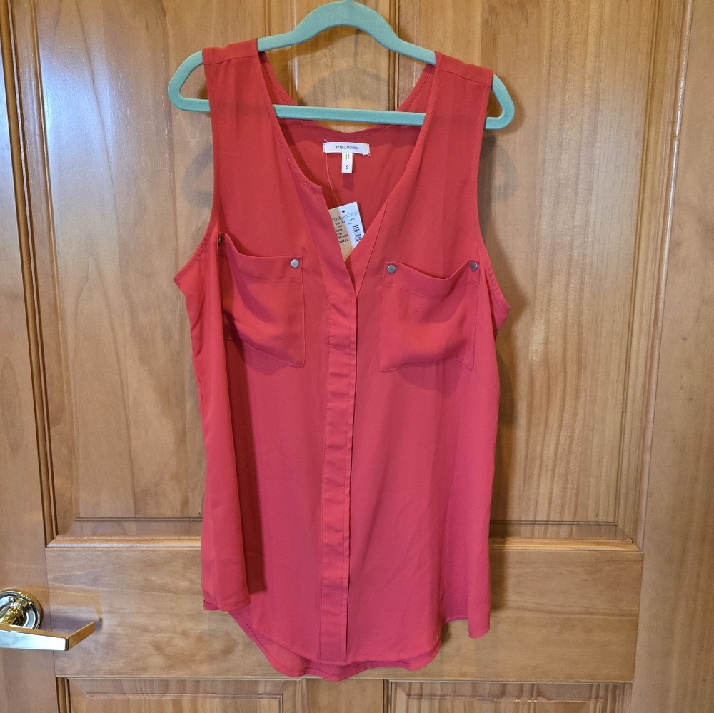 Sleeveless dress shirt